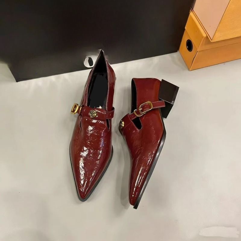 Flat-bottomed Thick-soled Poin - Pointed Toe Flat ulasan dan harga