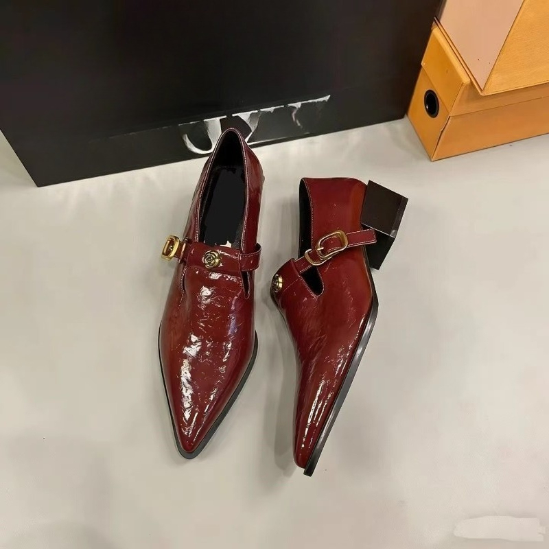 Flat-bottomed Thick-soled Poin - Pointed Toe Flat ulasan dan harga