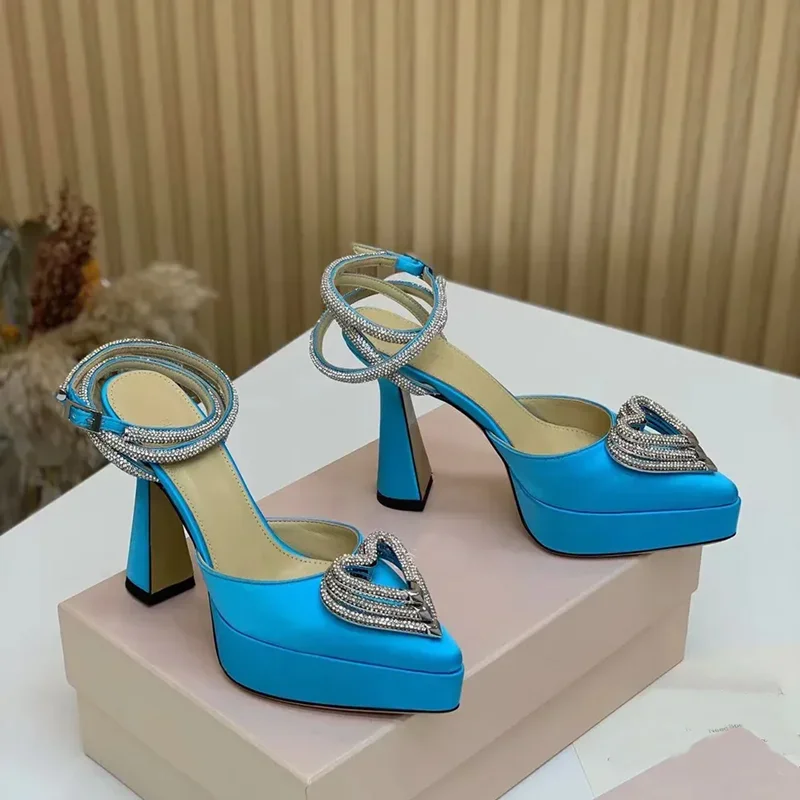 Platform Crystal Love Decorati - Pointed Toe Flat ulasan dan harga